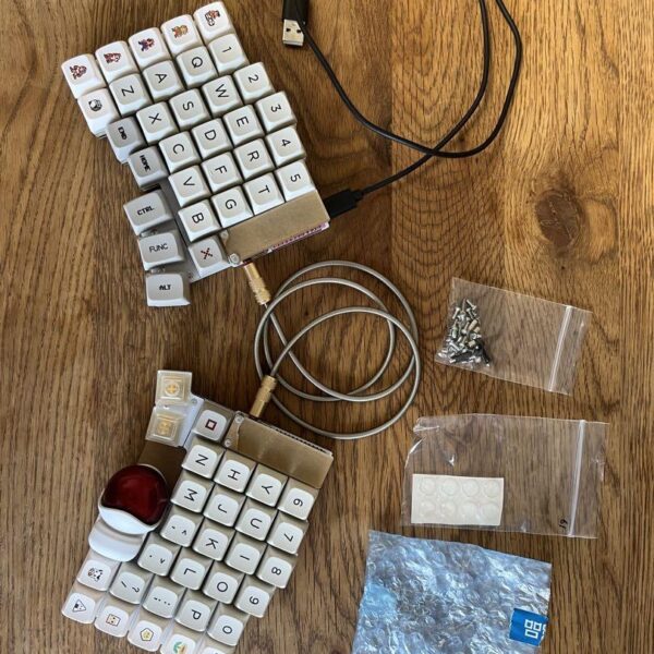 Keyball 61 完成品　LED未実装 トラックボール、ケーブル等付属