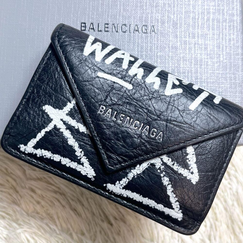 【極美品】バレンシアガ  ペーパーミニウォレット 三つ折り財布 グラフィティ 黒