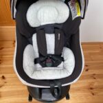Combi チャイルドシート 黒　cg-uig 説明書　新生児クッション