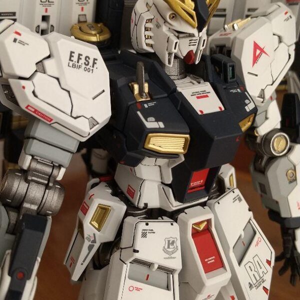RGニューガンダム 全塗装   RG νガンダムプラモデル