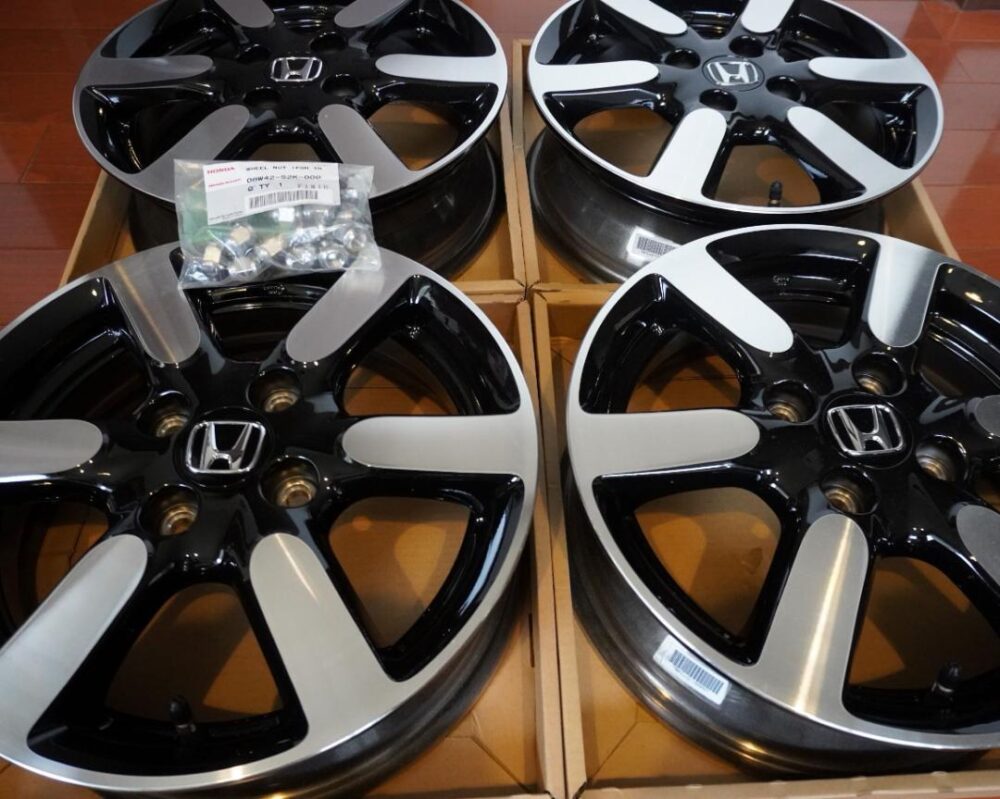 ホンダ純正ホイールN-ONEプレミアム 新車外し　n-box/n-wgn