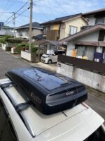 ルーフボックス　innoシャドウ16 ソーラーパネル貼付け