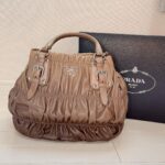 PRADA プラダ　ハンドバッグ　箱付き