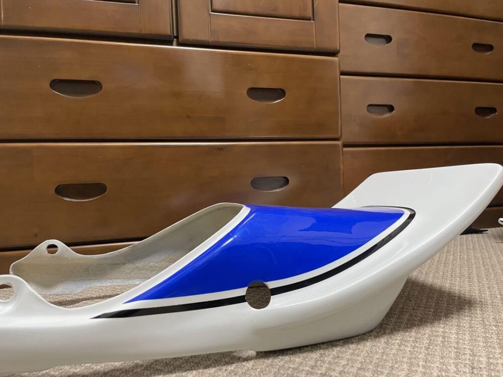 gsx400インパルス　テールカウル　後期GK7CA