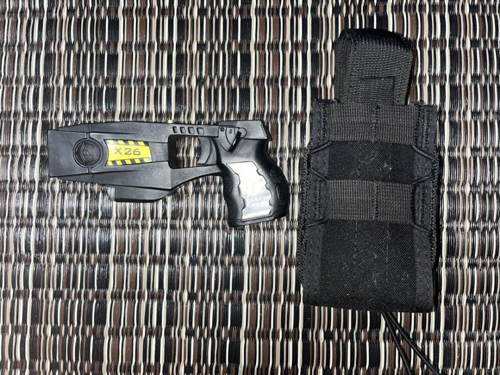 テーザーガン　テーザー銃