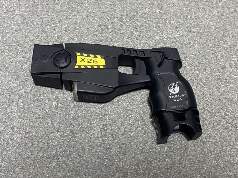 【レプリカ】x26 taser テーザーガン